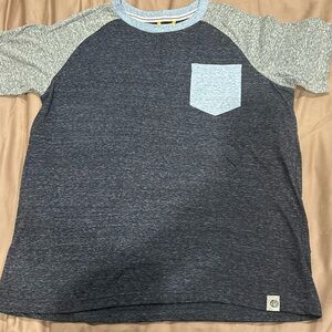 Men’s T-Shirt Soft Blue Grey Casual Size Small Free Planet Short Sleeve